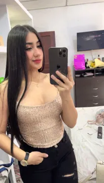Comparing random video chat sites like LuckyCrush on a live cam match